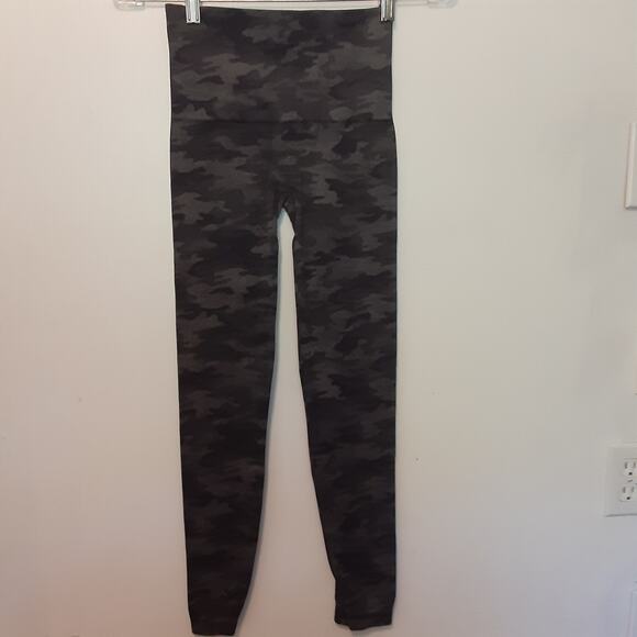 Spanx Leggings Womens Small Gray Camo Stretch - Picture 3 of 6